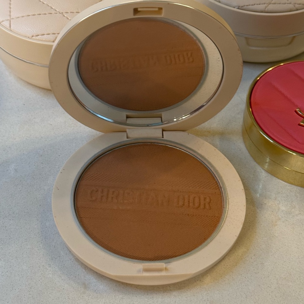 Dior Forever Limited Edition Bronze Compact - 03 Soft Bronze - Picture 4 of 9